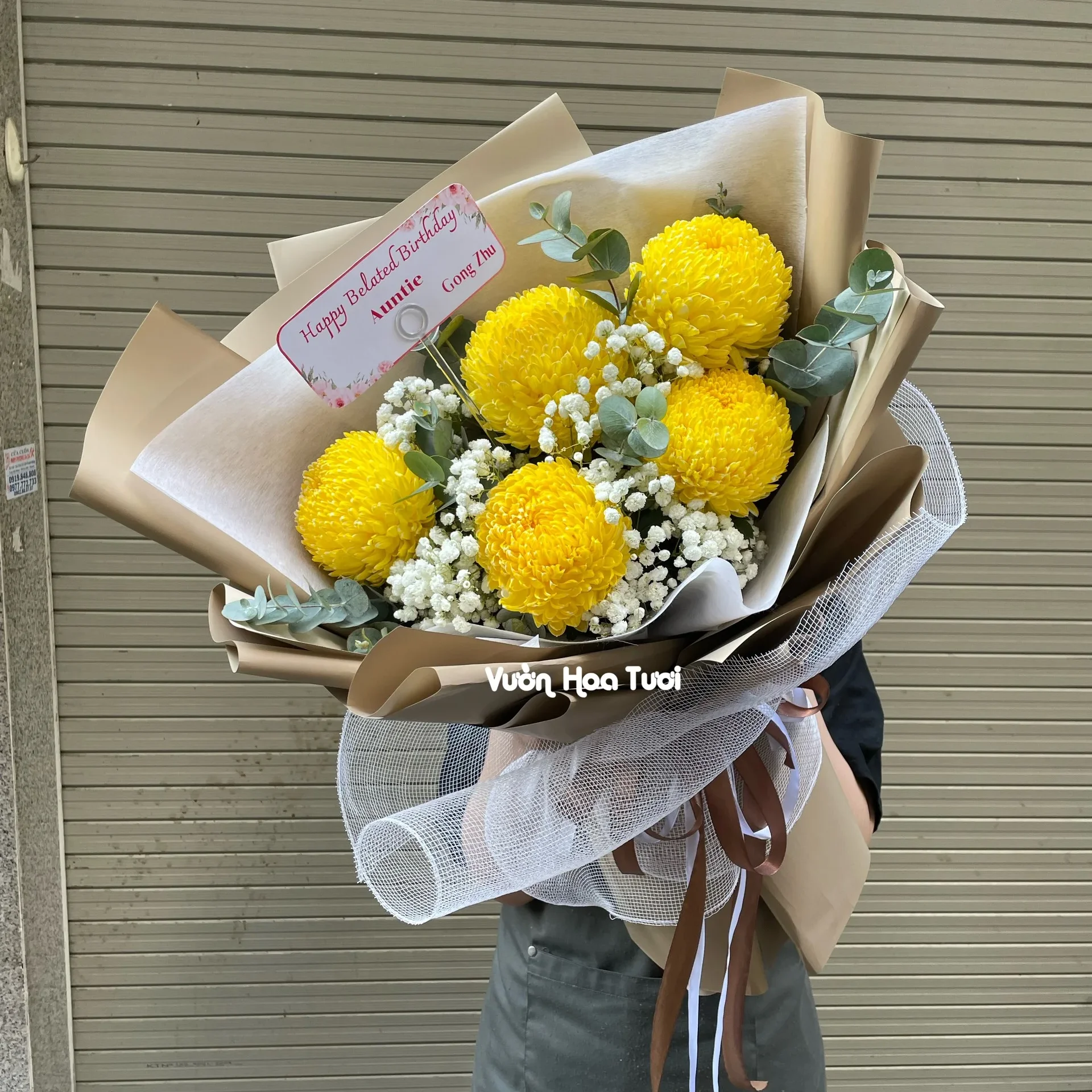 Bó Hoa Cúc Mẫu Đơn Vàng May Mắn 11 Bo Hoa Cuc Mau Don Vang May Man jpg e1722353695666