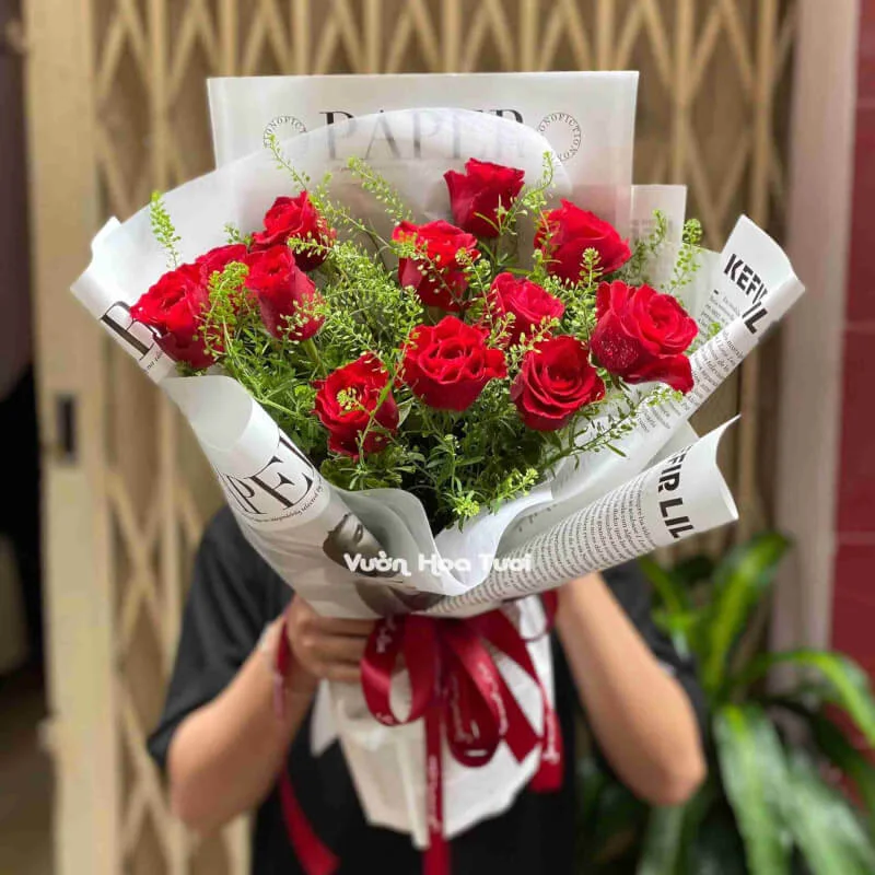 Bó Hoa Hồng Đỏ Cỏ Xinh Xắn 11 Bo Hoa Hong Do Co Xinh Xan