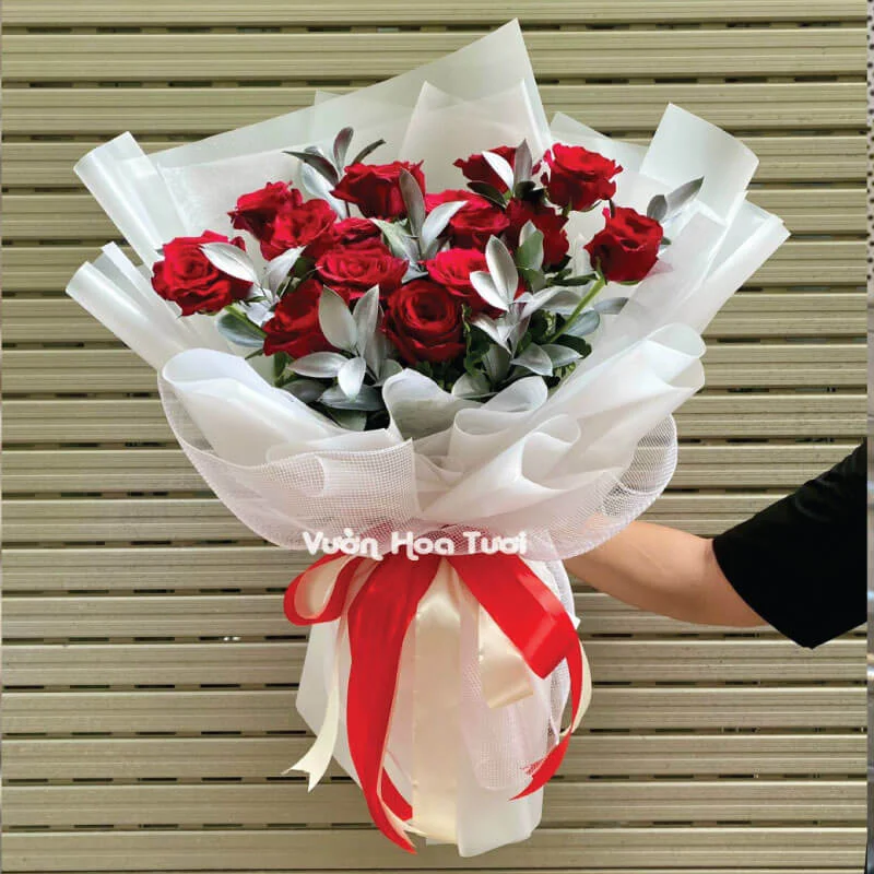 Bó Hoa Hồng Đỏ Lá Bạch Kim 3 Bo Hoa Hong Do La Bach Kim