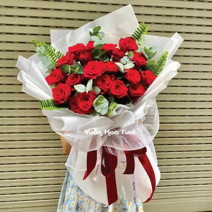 Bó Hoa Hồng Đỏ Tinh Khôi Đẹp Nhất Hẹn Hò 18 Bo Hoa Hong Do Tinh Khoi e1704874037448