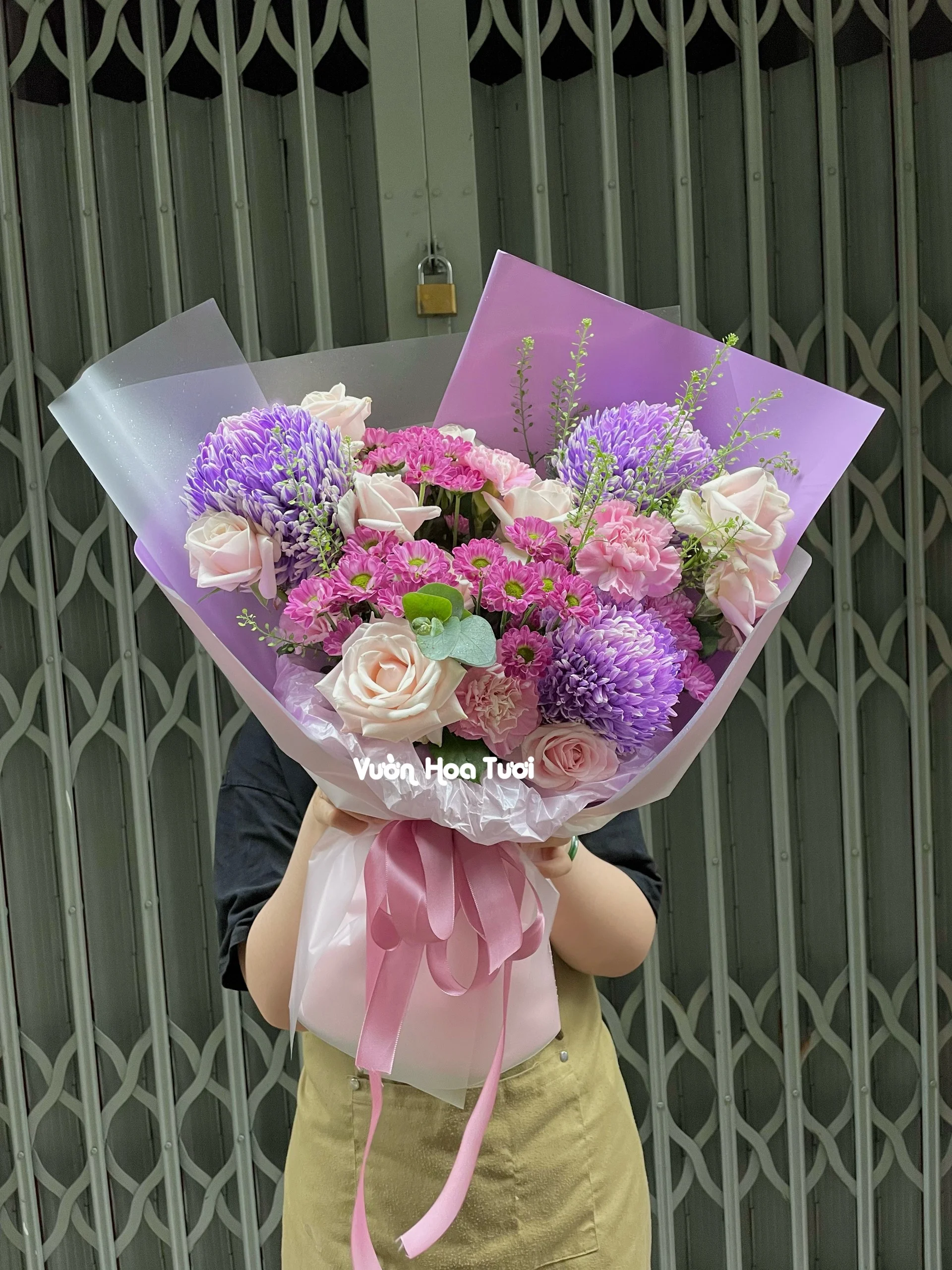 Bó Hoa Tặng Mẹ Cúc Mẫu Đơn Say Mê 7 Bo Hoa Tang Me Cuc Mau Don Say Me jpg