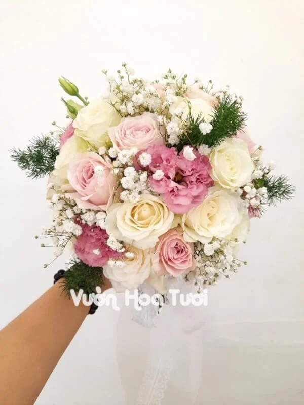 Bó hoa cưới cầm tay <br> Tone Trắng Hồng-HCT02 7 Bo hoa cam tay tone trang hong HCT02 scaled 1