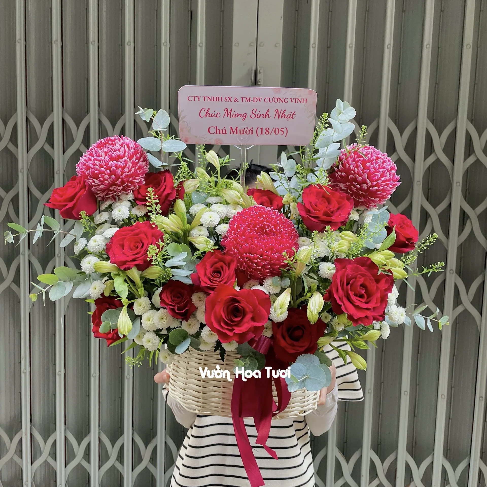 Giỏ Hoa Sinh Nhật Red Rose Rolling 20 Gio Hoa Sinh Nhat Red Rose Rolling jpg