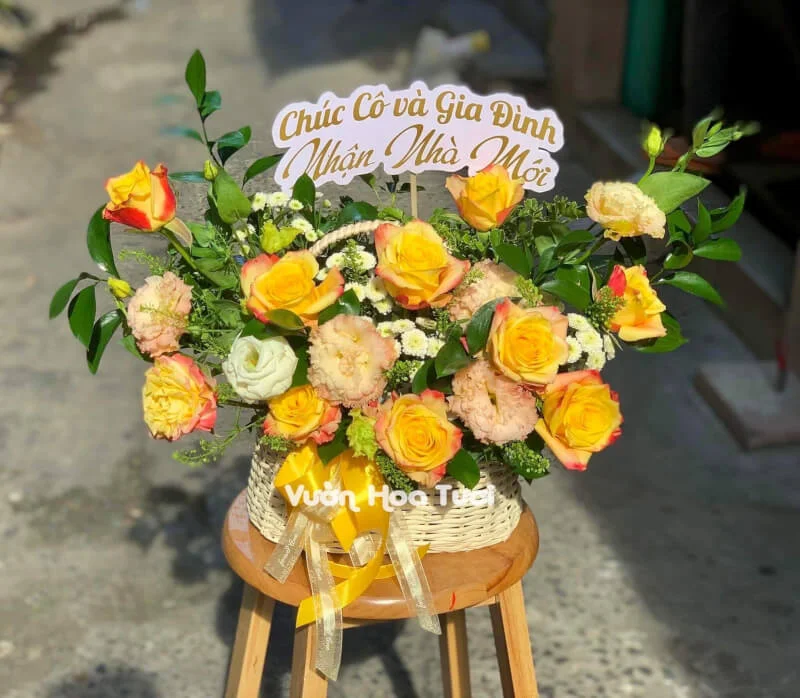 Giỏ Hoa Hồng Vàng Ngọt Ngào 17 Gio hoa hong vang phuong hoang