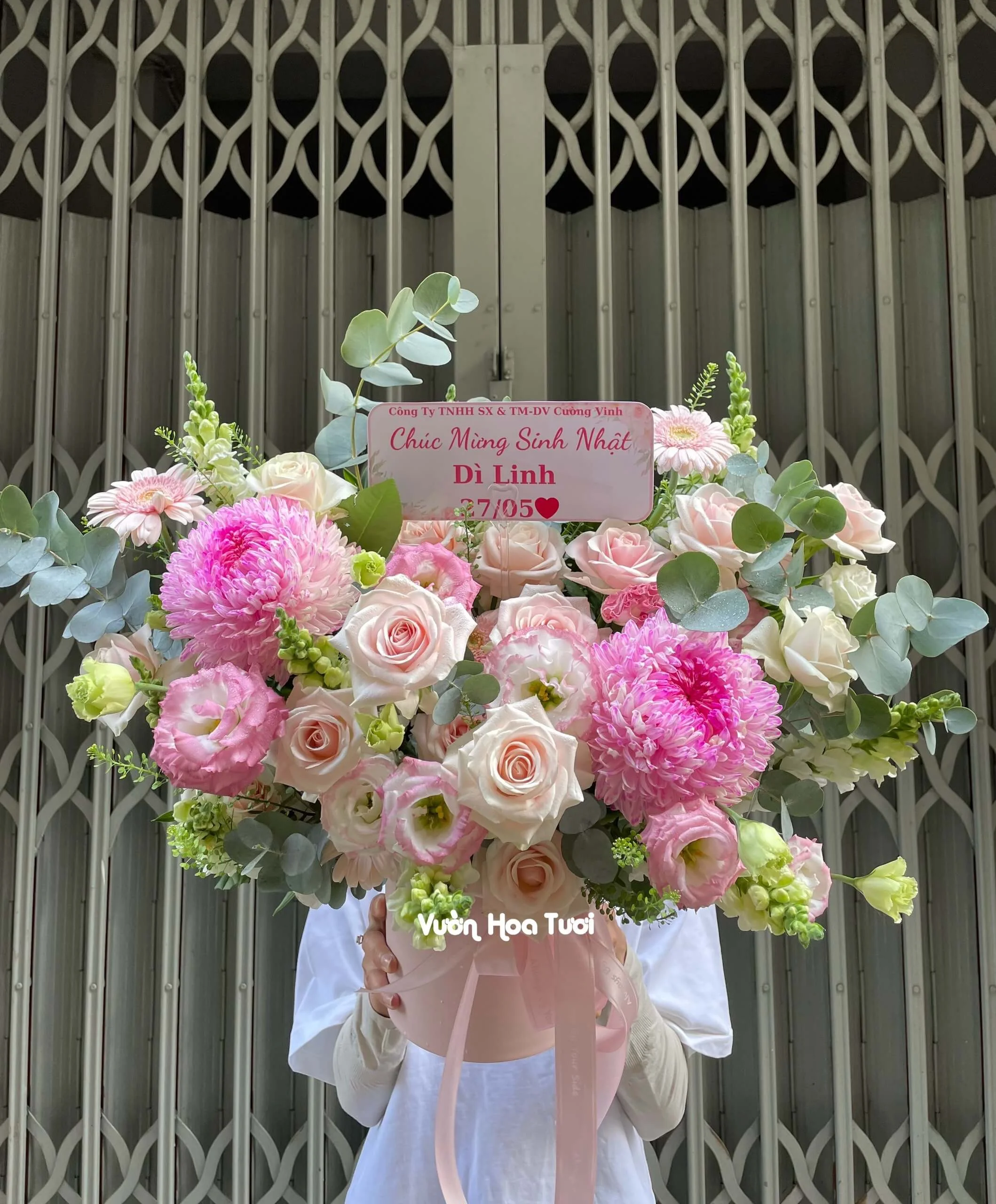 Lẵng Hoa Sinh Nhật Pastel Pinky Sweet 11 Hop Hoa Cuc Mau Don Hong Yeu Thuong