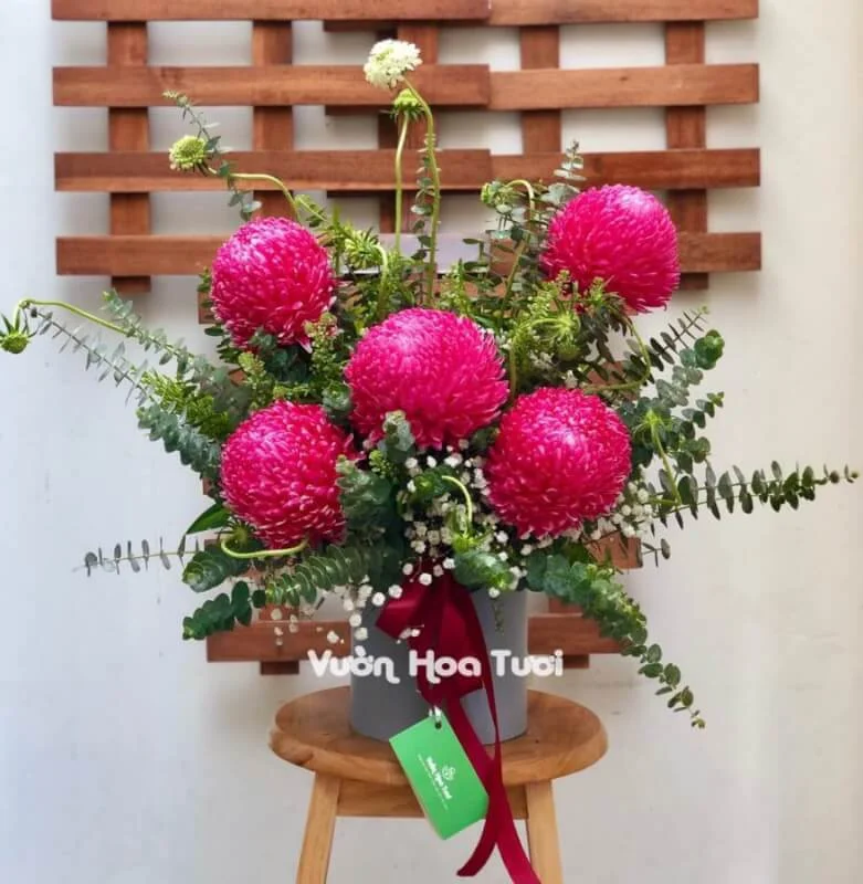 Hộp Hoa Cúc Mẫu Đơn Đỏ <br> Sinh Nhật Hạnh Phúc 20 Hop hoa cuc mau don do scaled 1