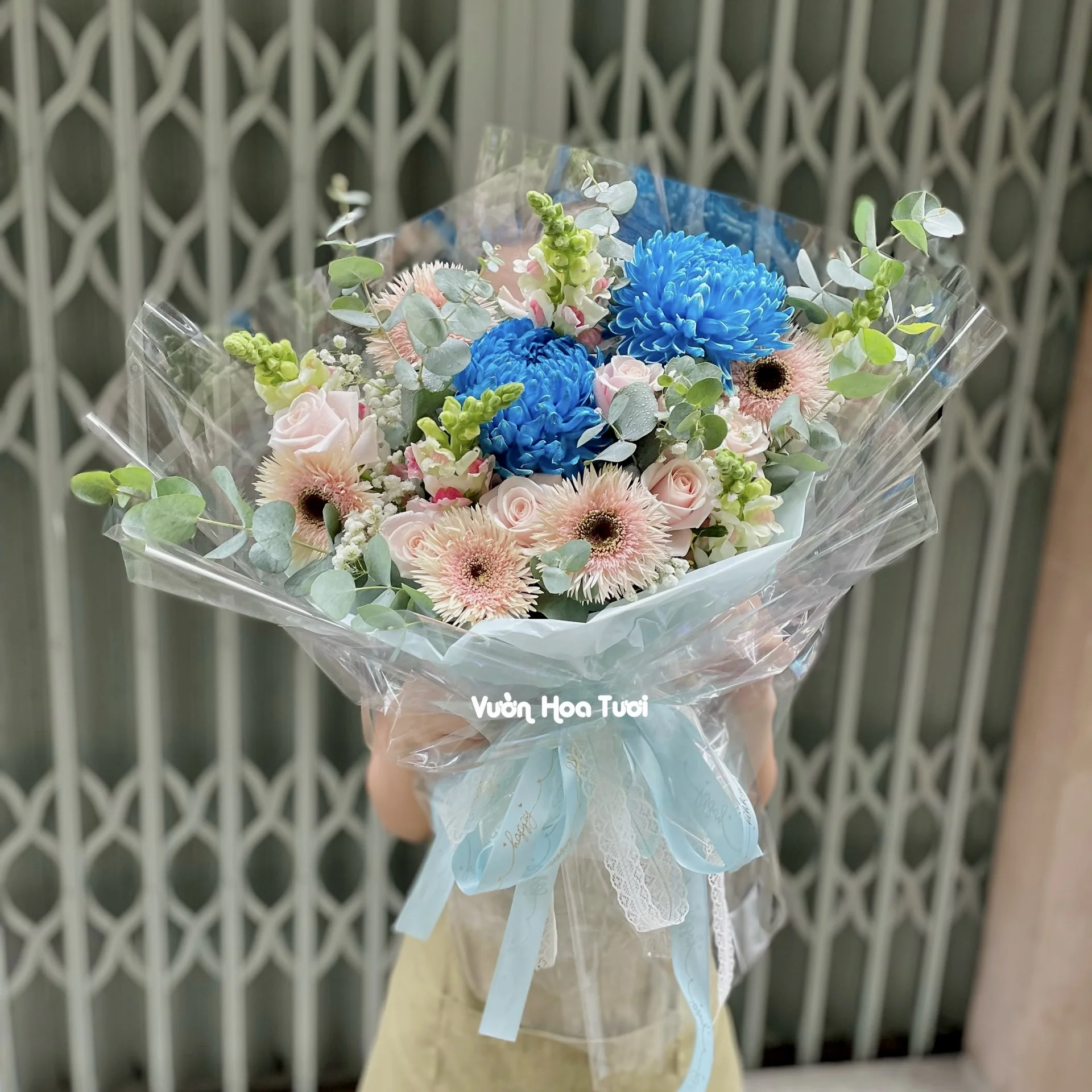 Bó Hoa Hồng Hiện Đại Sinh Nhật Indigo Whispers 18 IMG 2681 jpg