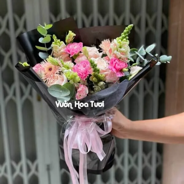 Bó Hoa Hồng Quyến Rũ Say Đắm Tặng Sinh Nhật Mẹ 19 img 4265 1 e1704870609408