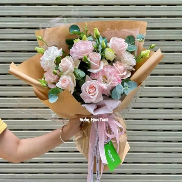 Bó Hoa Hồng Phấn Cổ Điển Tặng Sinh Nhật 9 phonto 4 scaled e1704990277395