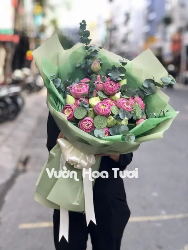 Bó Hoa Sen Hồng Tặng Đại Biểu 4 phonto 6 scaled scaled 1