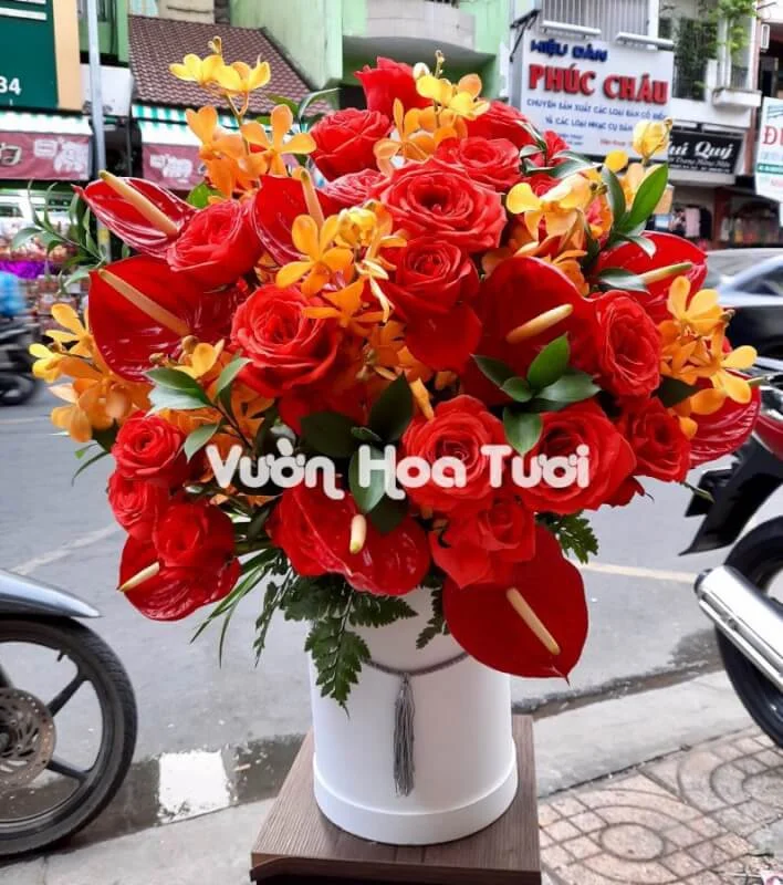 Lẵng Hoa Chúc Mừng Hồng Đỏ Mix Lan 14 phonto 9 scaled 1