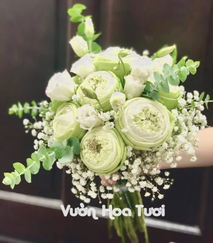 Bó hoa cưới sen xanh cầm tay cô dâu 16 phonto scaled 2