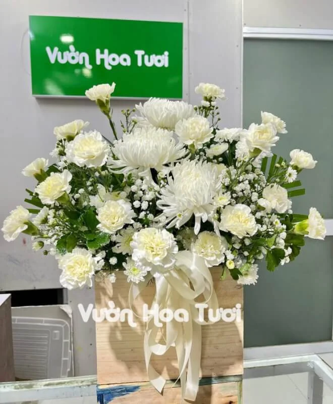Lẵng Hoa Chia Buồn Trắng <br> Cẩm Chướng 3 z3045154145019 c56b53611f1a8b28355d19502cb224b6 scaled 1