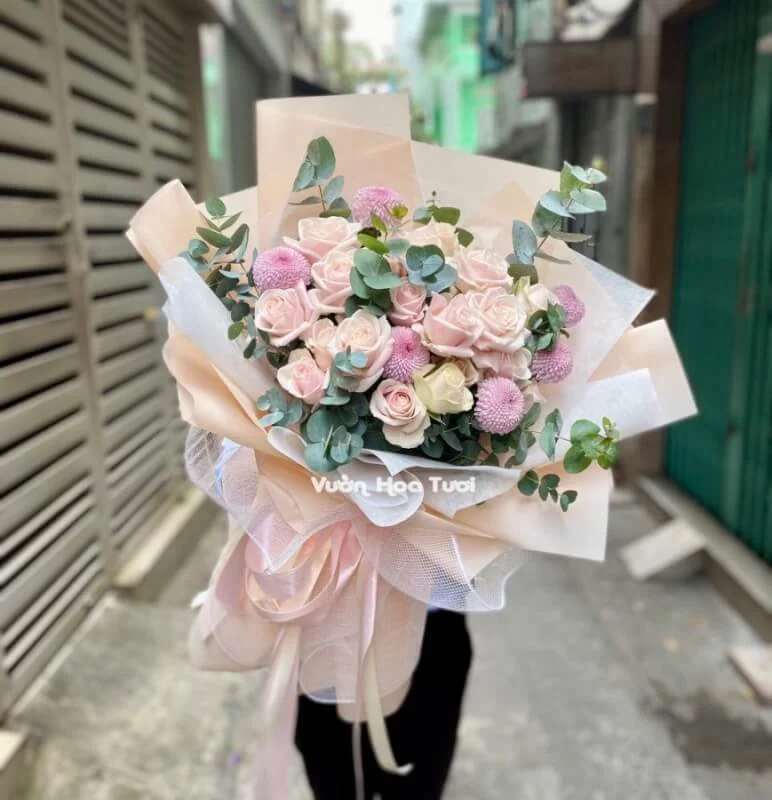 Bó Hoa Hồng Kem Dâu Ping Pong <br> Trọn Vẹn Thương Yêu 1 z3100774631761 8479b42cce8097c2cf55fffcd095a80a scaled 1