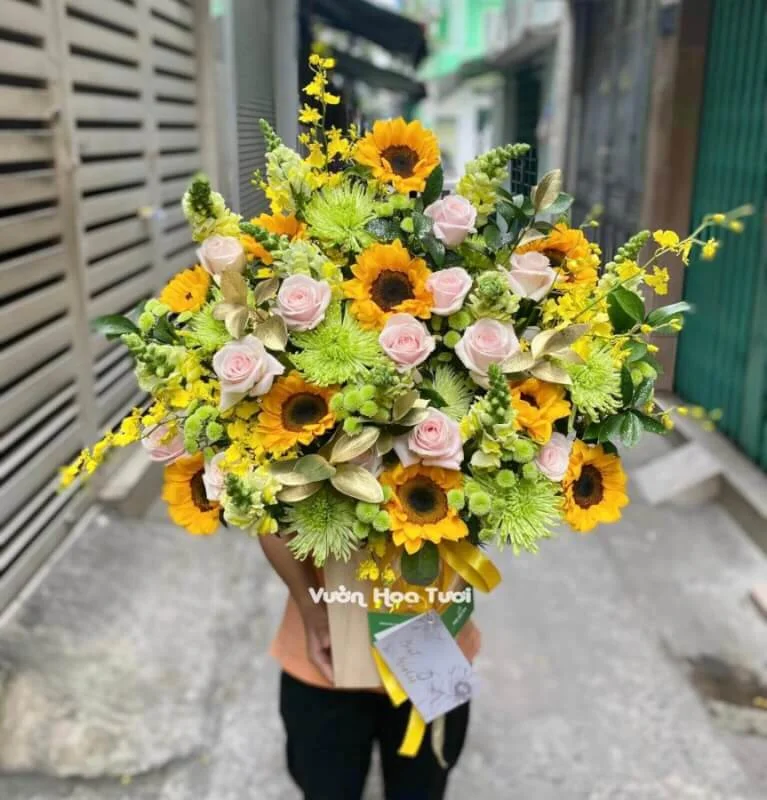 Lẵng Hoa Khai Trương Hướng Dương Phong Cách Thiên Nhiên 15 z3158225176764 a6624d9367301b0afa18eaf872382393 scaled 1
