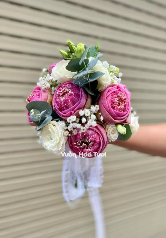 Bó Hoa Cưới Sen Hồng Phong Cách Truyền Thống 14 z3337076798669 72e95fb3c63d41ca5bcc1ba4a16d65e2