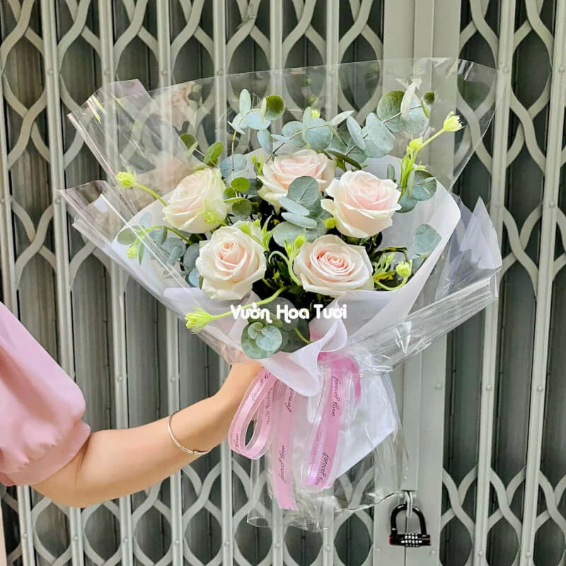 Bó Hoa Hẹn Hò Hồng Dâu Nhẹ Nhàng Tinh Tế 11 z4275430874433 c5d69508d065437eaa38f2ff9f9054f9 1