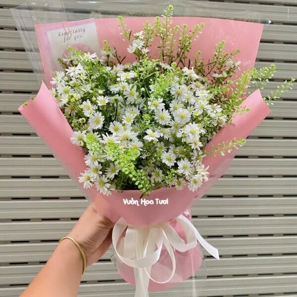 Bó hoa sinh nhật thảo trắng tặng nàng thơ 15 z5090134831379 a4e178d1a706def634f57a2f44acb2a8 e1705753433175